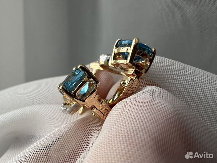 Серьги с топазами и бриллиантами