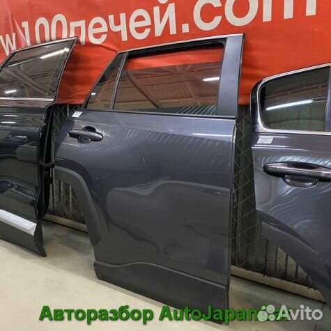 Правая задняя дверь Toyota rav4 xa50