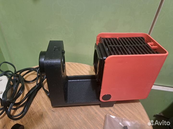 Фильмоскоп диапроектор для диафильмов Спутник 2