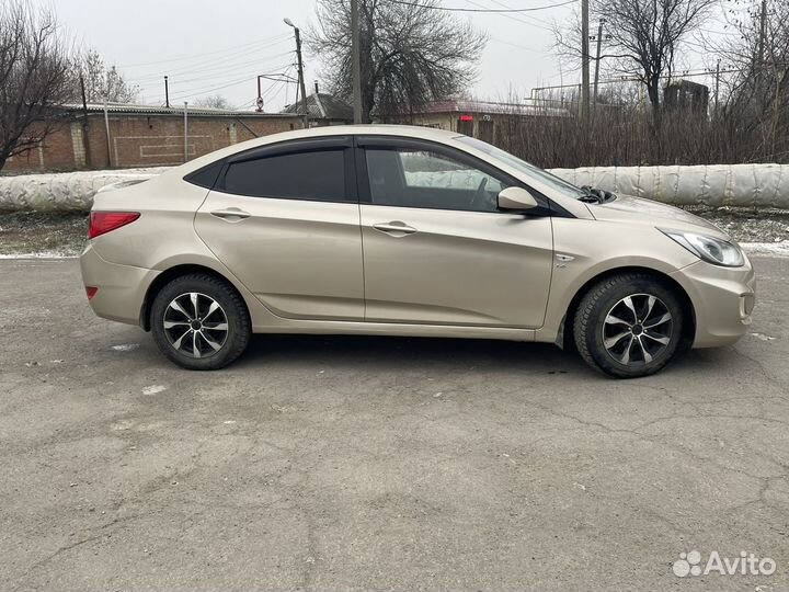 Hyundai Solaris 1.6 AT, 2012, 210 000 км