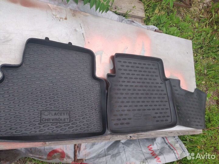 Комплект автомобильных ковриков