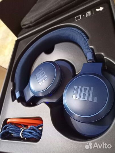 Беспроводные наушники JBL live 660 NC