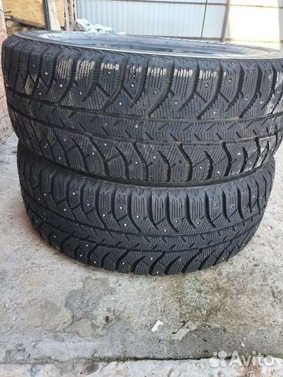 Bridgestone Ice Cruiser 7000 215/60 R17