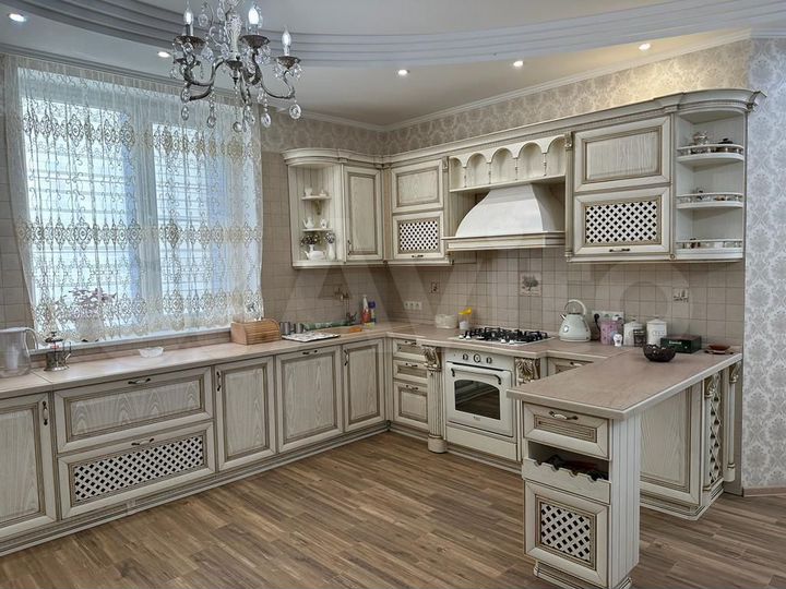 Дом 280 м² на участке 6 сот.