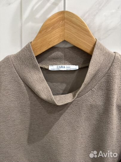 Бежевая футболка Зара 44