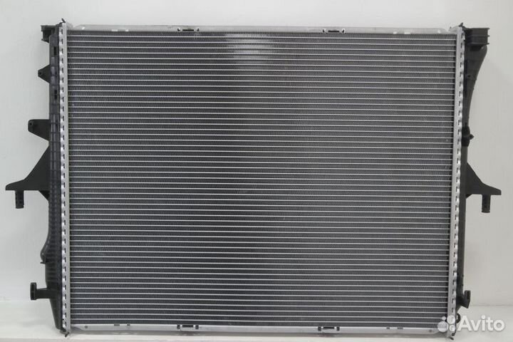Радиатор Audi Q7 05-15 / Volkswagen Touareg 02-10