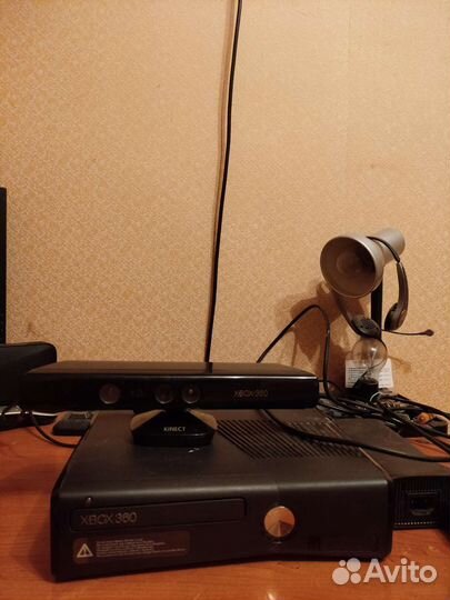 Xbox 360 + Microsoft Kinect