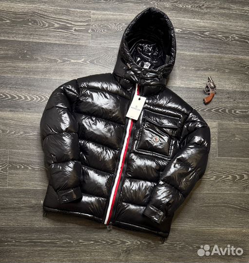 Куртка Moncler глянцевая зимняя