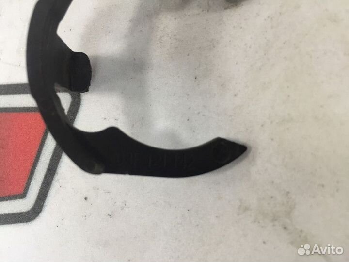 Скоба корпуса термостата Октавия А5 scout