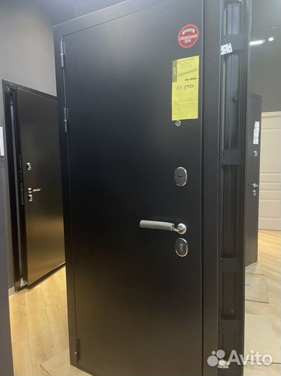 Дверь металлическая