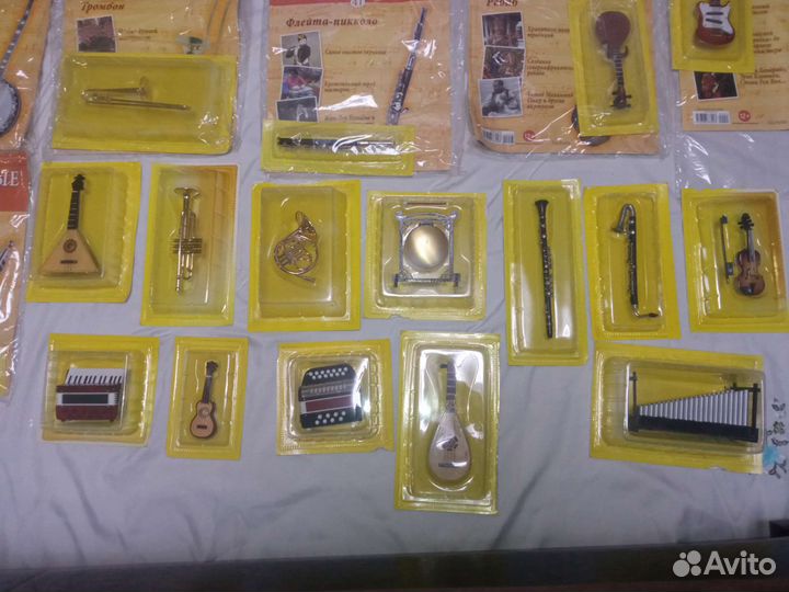 Продам Музыкальные коллекционные инструменты много