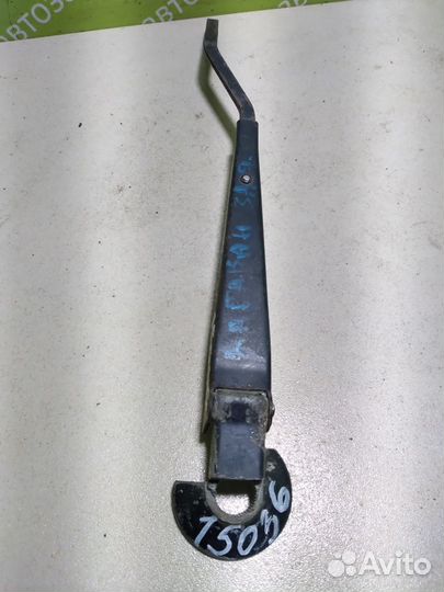 Поводок стеклоочистителя задний Dodge Caravan 3