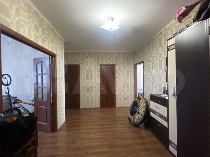 2-к. квартира, 70 м², 1/9 эт.