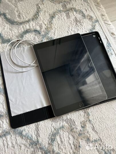 iPad 6 поколения, 2018, 32 гб