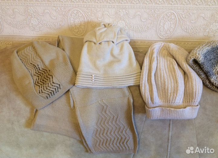 Женская шапка и шарф / снуд