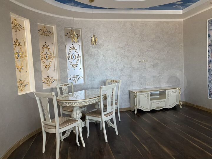 2-к. квартира, 74 м², 13/13 эт.