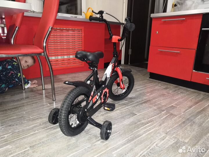 Четырехколесный детский велосипед rush J 12
