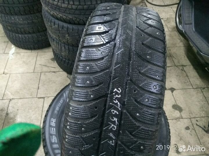 Bridgestone Ice Cruiser 7000 235/65 R17