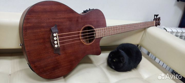 Акустическая бас гитара Dean новая