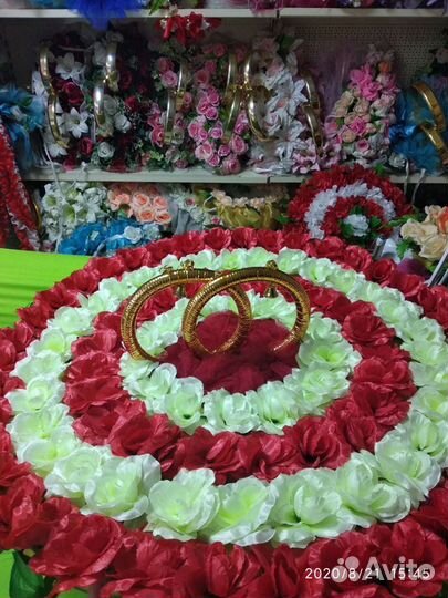 Свадебное украшение на капот машины