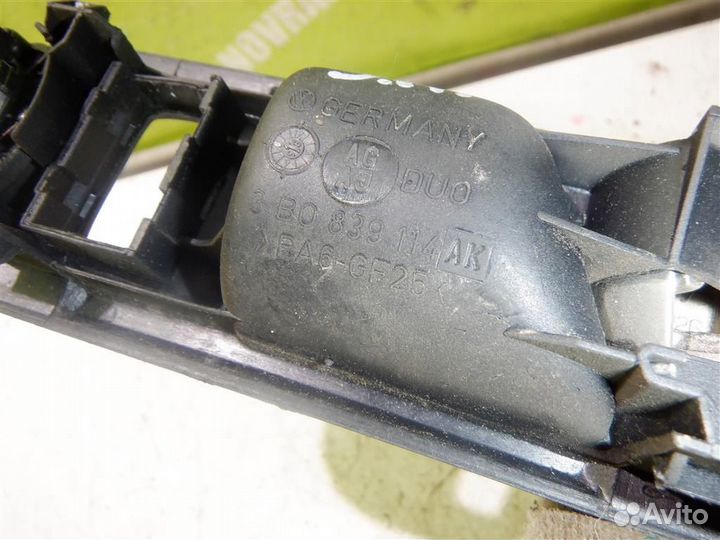 Ручка двери задней внутренняя правая Фольксваген