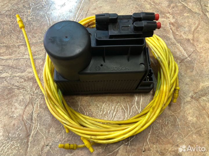 Компрессор центрального замка Bosch W124