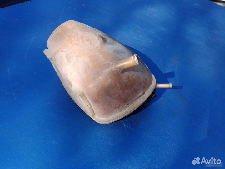 Расширительный бачок Volkswagen Golf 2 1989