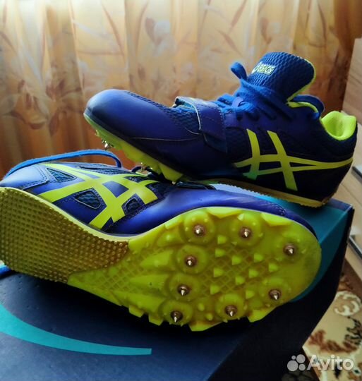 Продам шиповки для прыжков Asics