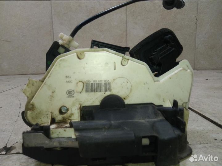 Замок двери задней левой Skoda Octavia A7 2012-202