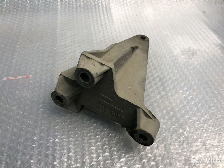 Кронштейн двигателя 4.0L Ford Mustang V 09-14
