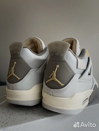 Air Jordan 4 Retro SE Craft Photon Dust