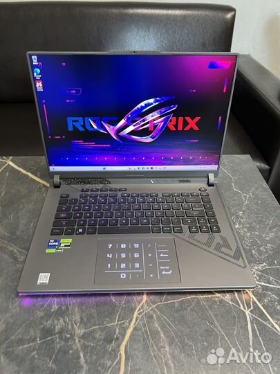 Asus Rog Strix 16 i9-13980/Rtx 4060