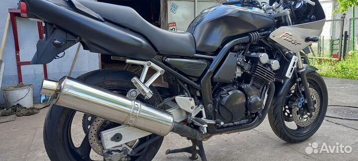 Yamaha FZS 600