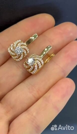 Золотые серьги