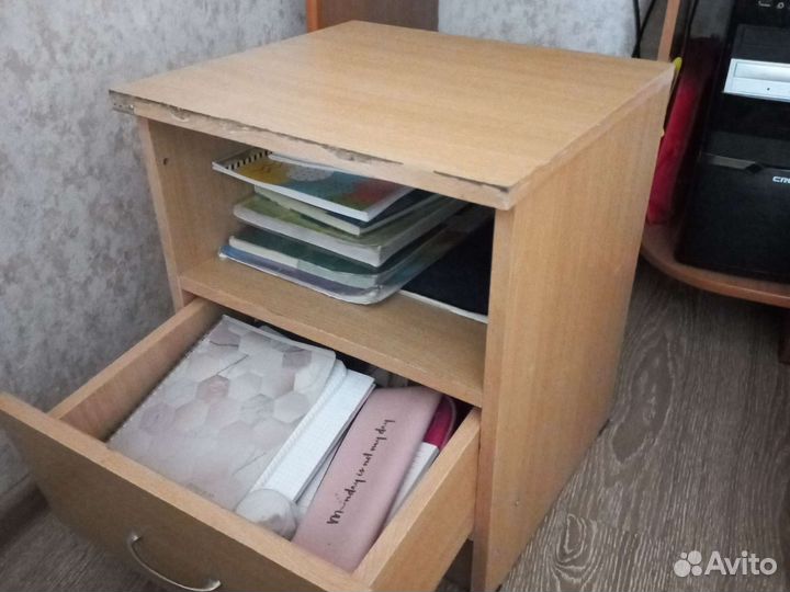 Тумба прикроватная