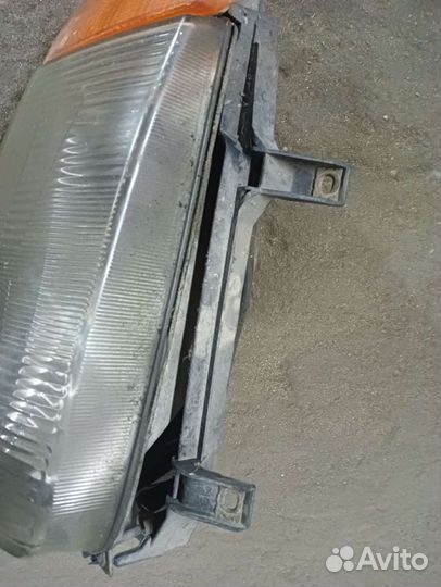 Фара Transporter T4 правая