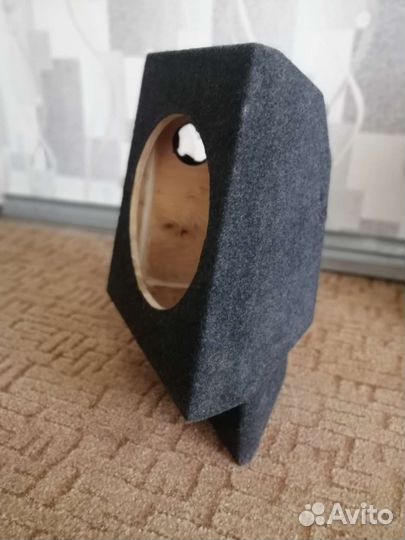 Короб под subwoofer 12, в крыло Priora хэтчбек