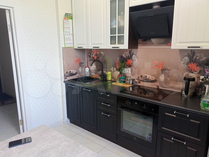 2-к. квартира, 52 м², 3/17 эт.