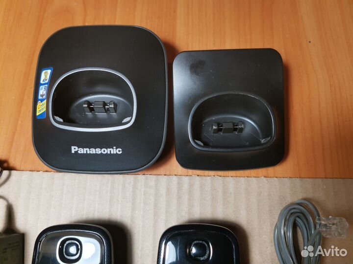 Panasonic kx-tg1611ruh две трубки