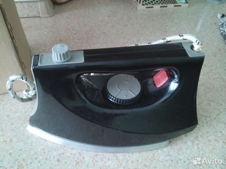 Утюг с парогенератором новый