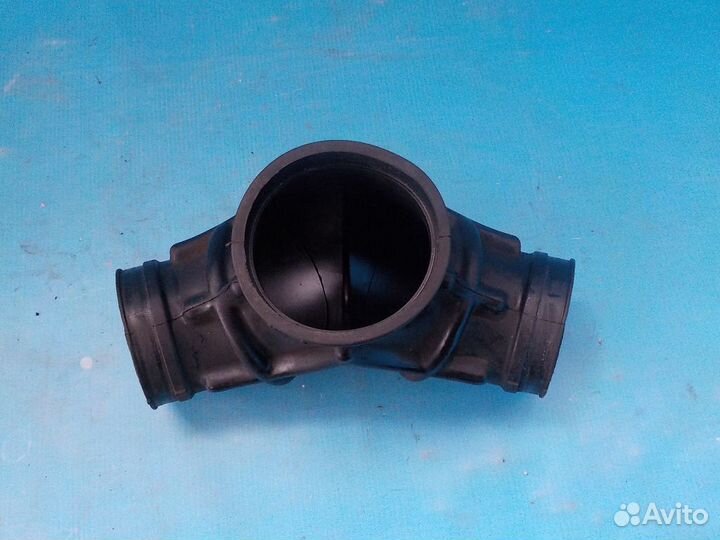 Патрубок воздушного фильтра volkswagen Touareg 200