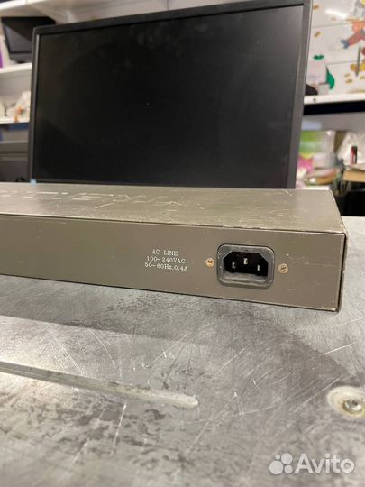 Fast Ethernet Switch TE100-S16