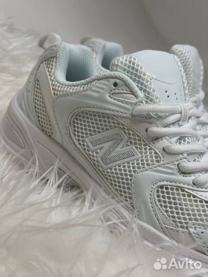 Женские кроссовки New balance 530