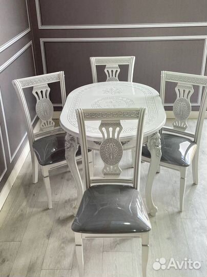 Комплект стол и стулья. В наличии
