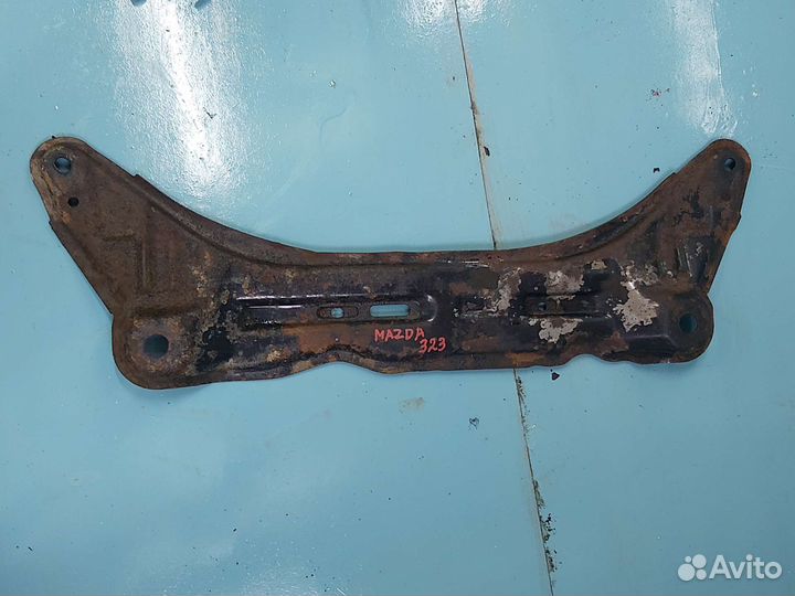 Балка поперечная передняя Mazda 323 bj