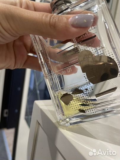 Escentric molecules 01 iris