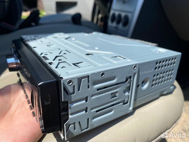 Автомобильная магнитола pioneer