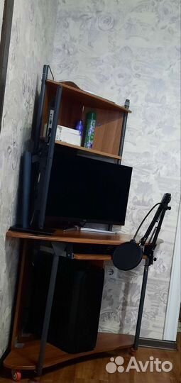 Мощный игровой компьютер с монитором