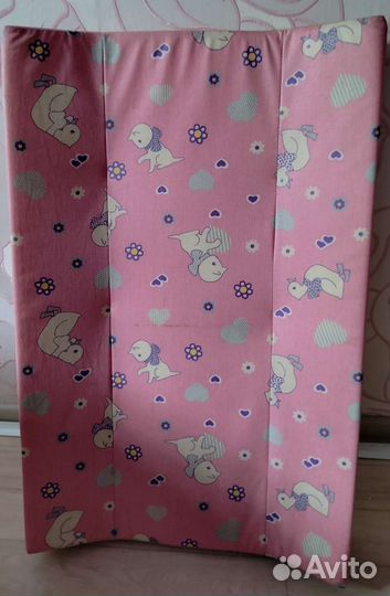 Пеленальная доска на кроватку