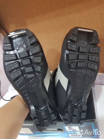 Лыжные ботинки детские размер 33